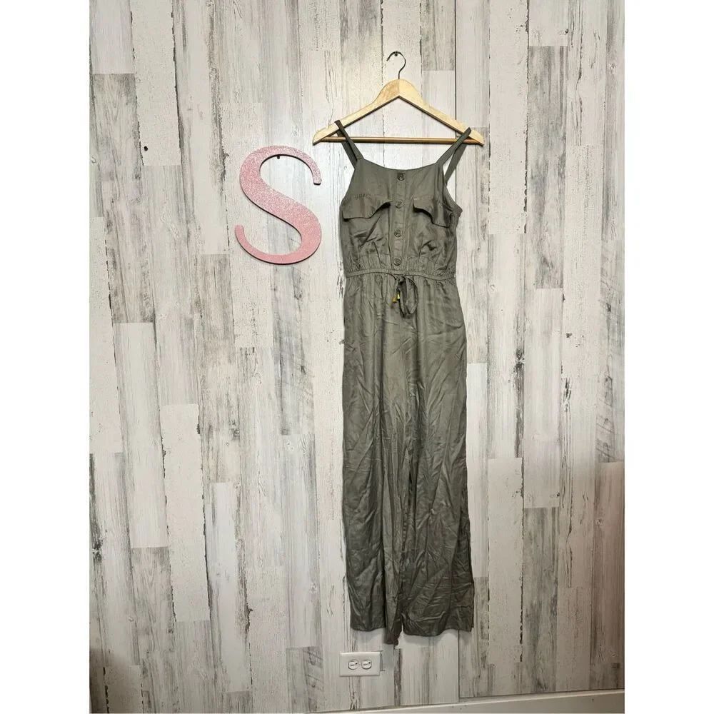 Green jumpsuit size small